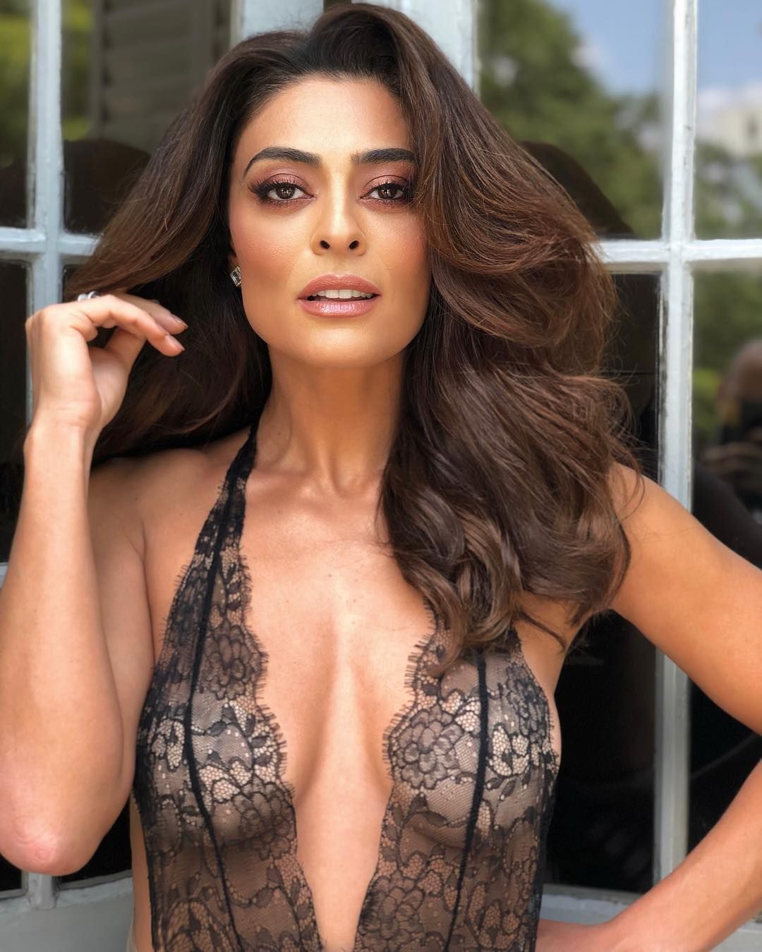Juliana Paes publica foto aos 20 anos e brinca com aparência