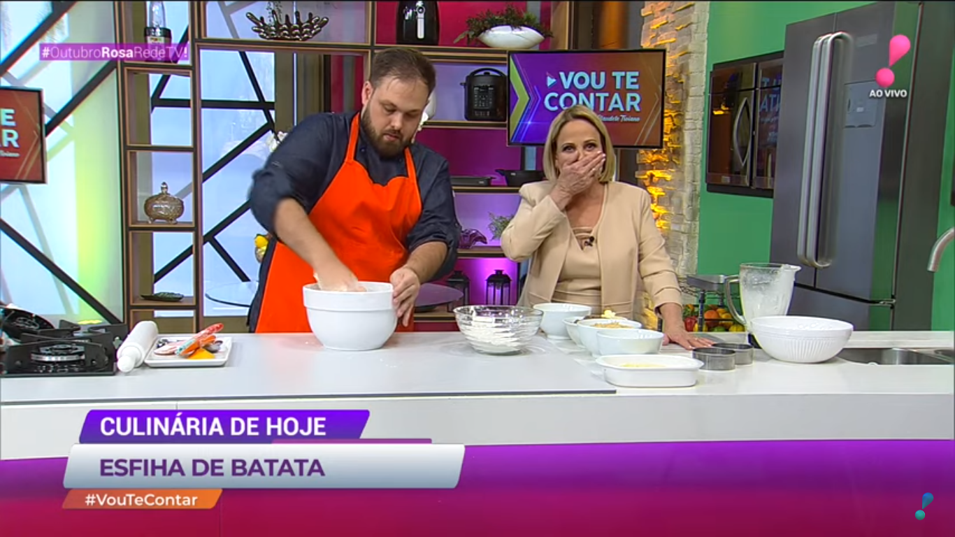 Gafe: Claudete Troiano chama o próprio programa pelo nome de atração da concorrência