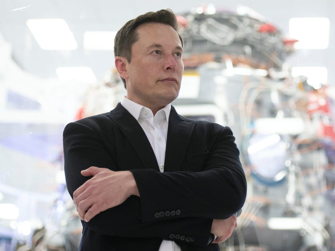 Elon Musk diz que não tomará vacina contra a covid-19