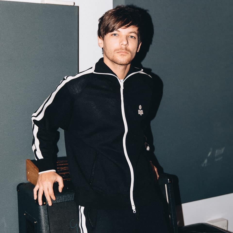 Louis Tomlinson fala sobre expectativas para shows no Brasil e elogia país