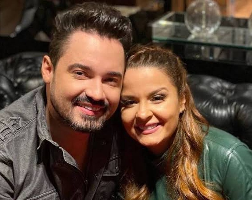 Maiara e Fernando Zor aparecem com look idêntico na cama: "par de vaso"