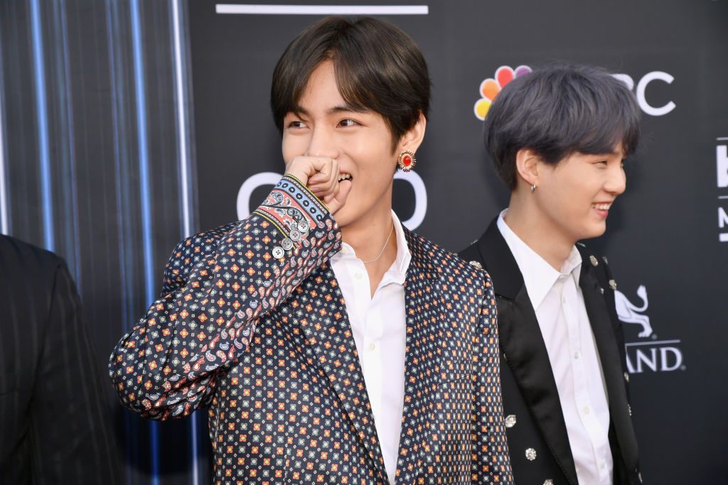 BTS adota "novo estilo" e divulga foto conceitual para o novo trabalho