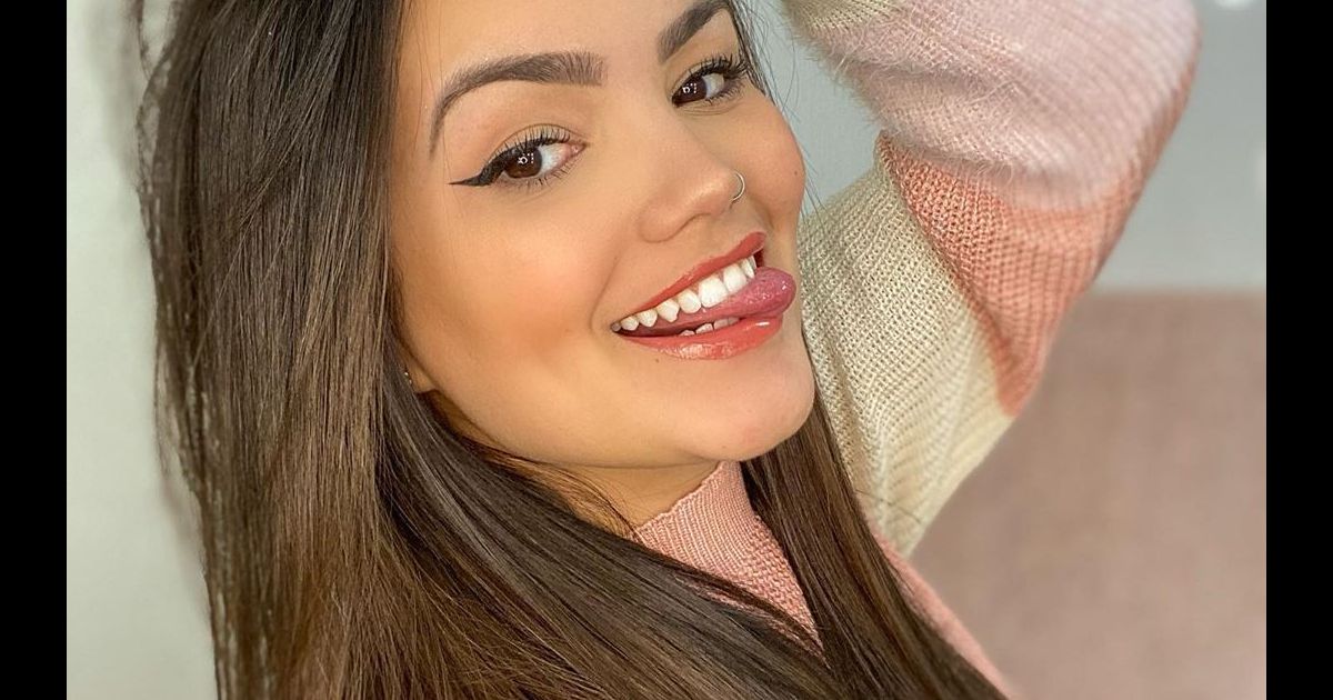 Suzanna atende fãs e mostra relógio de R$ 6 mil que ganhou da mãe, Kelly Key