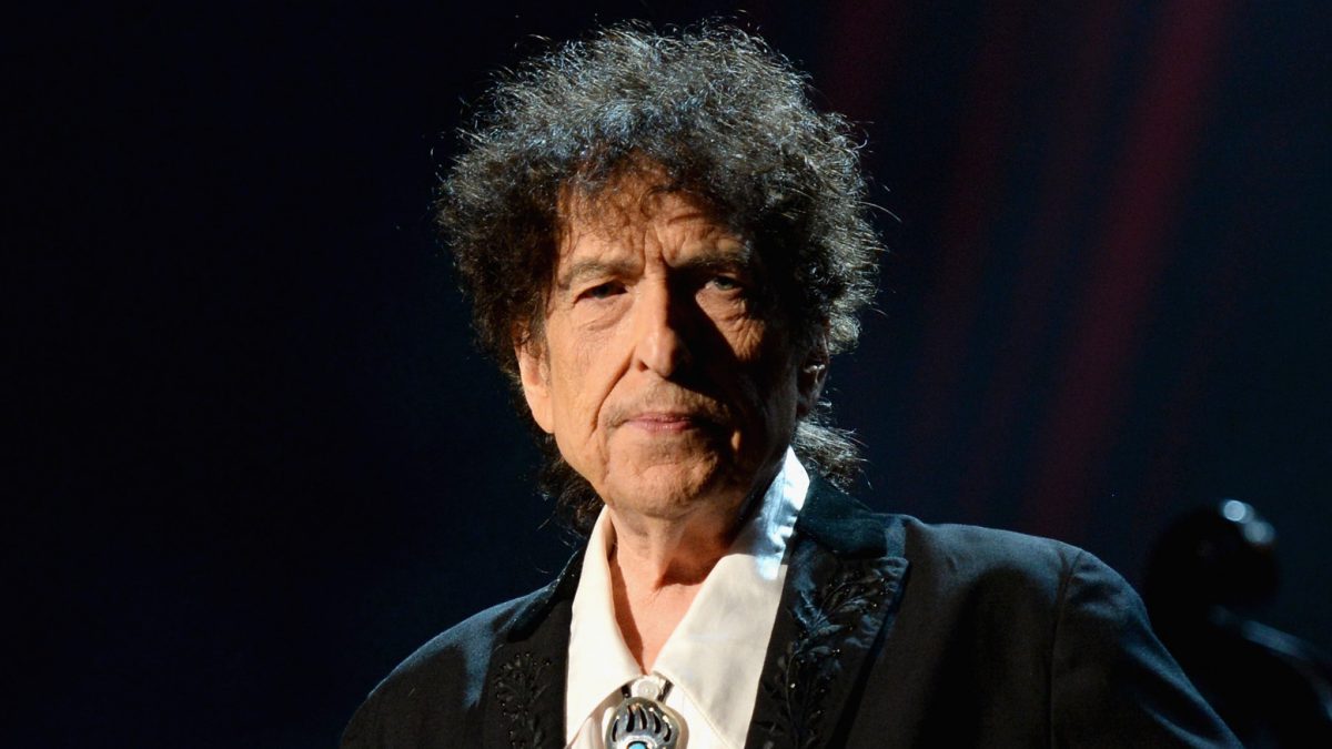 Jornal australiano diz que Bob Dylan morreu, mas o cantor está vivo