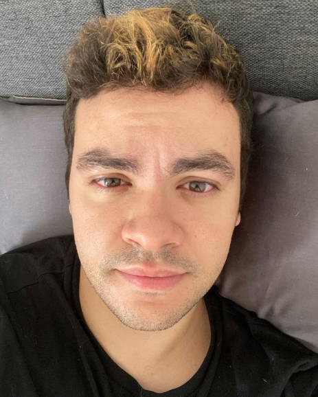 Com Covid-19, Luccas Neto se emociona ao falar de isolamento sem o filho