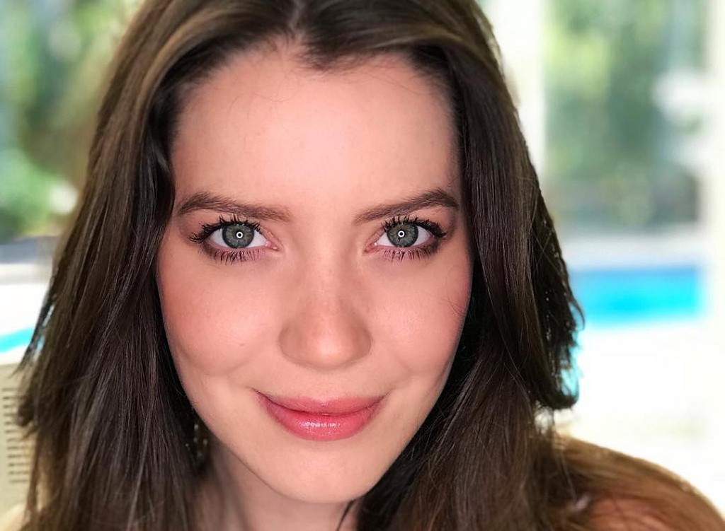 Nathalia Dill relembra infância em foto: "diretamente dos anos 90!"