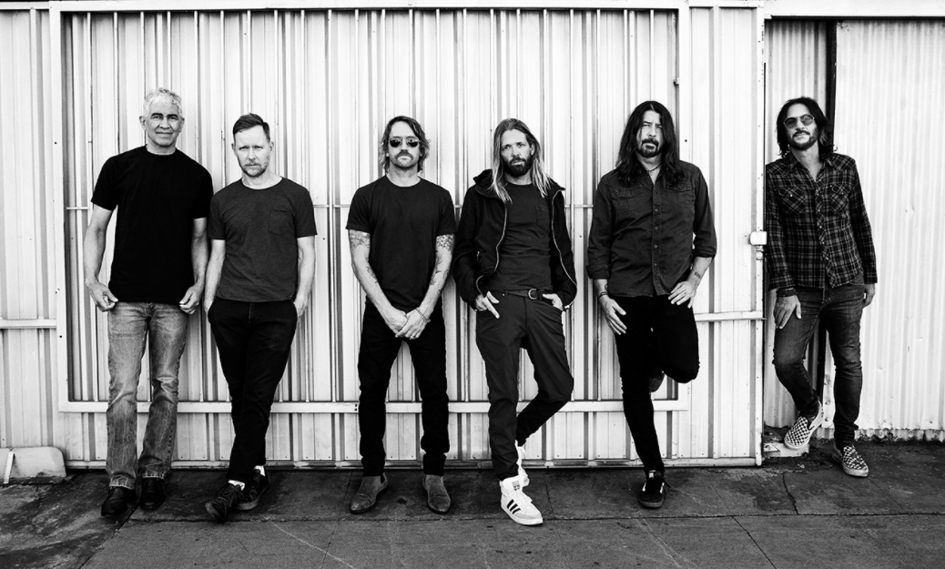 Foo Fighters como você nunca ouviu: banda faz cover de hit dos Bee Gees