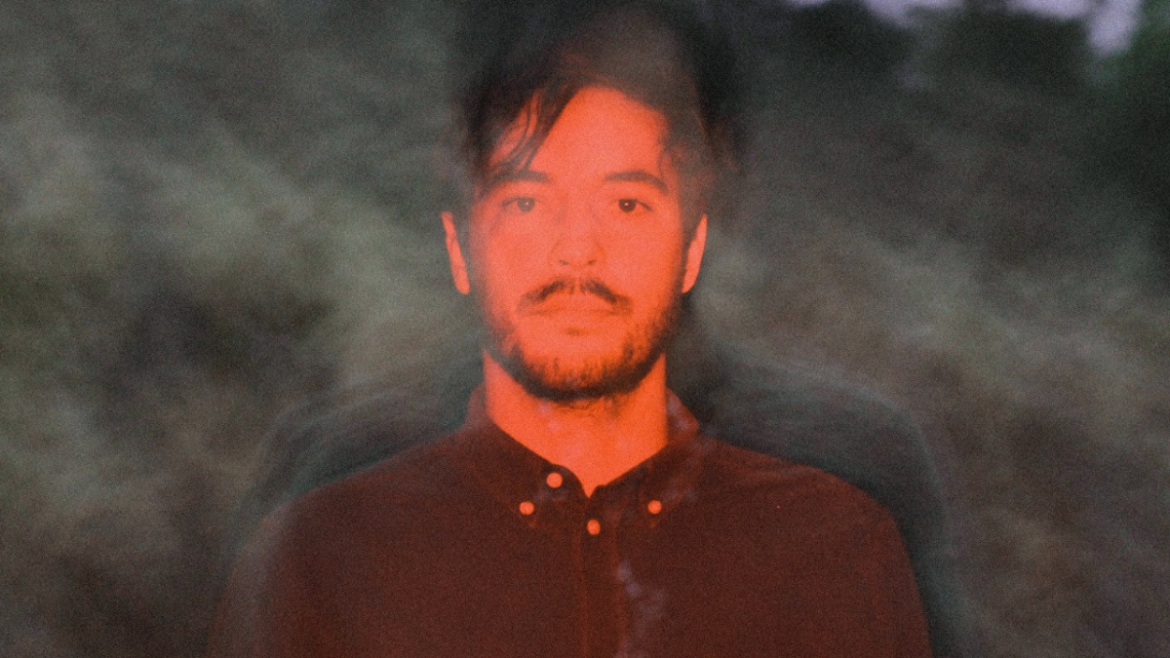 Ale Sater libera fantasmas do passado em novo EP solo