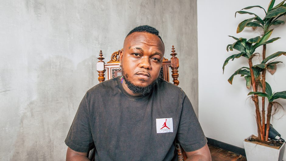 Djonga lança “Nu”, quarto álbum da carreira, e expõe suas contradições
