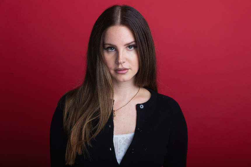 Lana Del Rey lança videoclipe de "White Dress"; confira