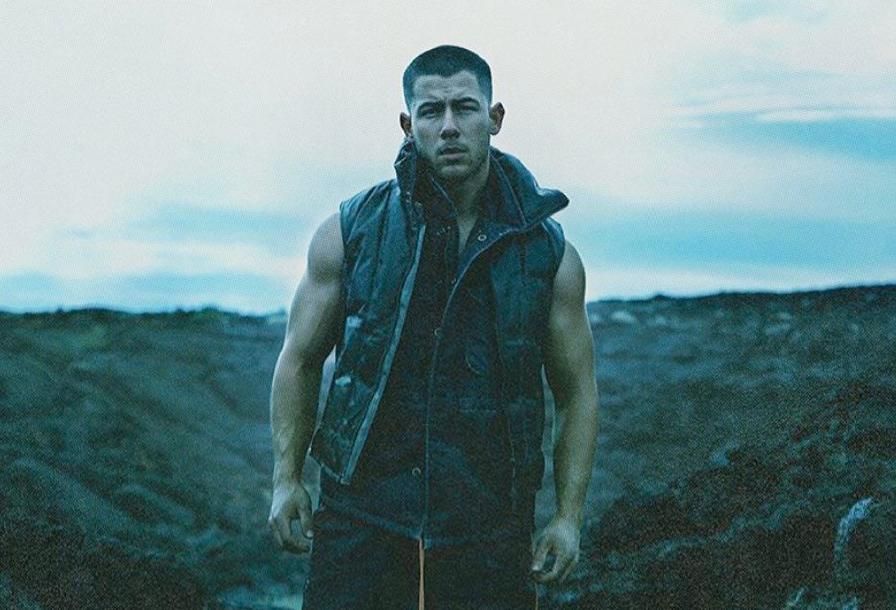 Nick Jonas lança versão deluxe de “Spaceman” com participação de Joe e Kevin