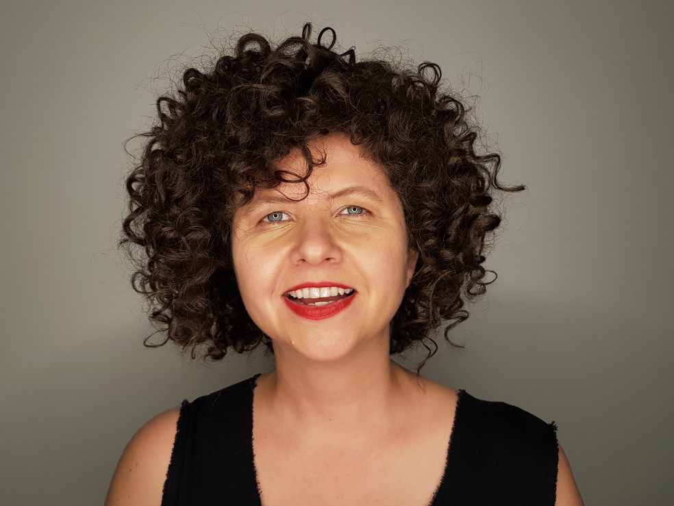 Roberta Campos nos leva em uma viagem de balão no clipe de "Me Leve Pra Voar"