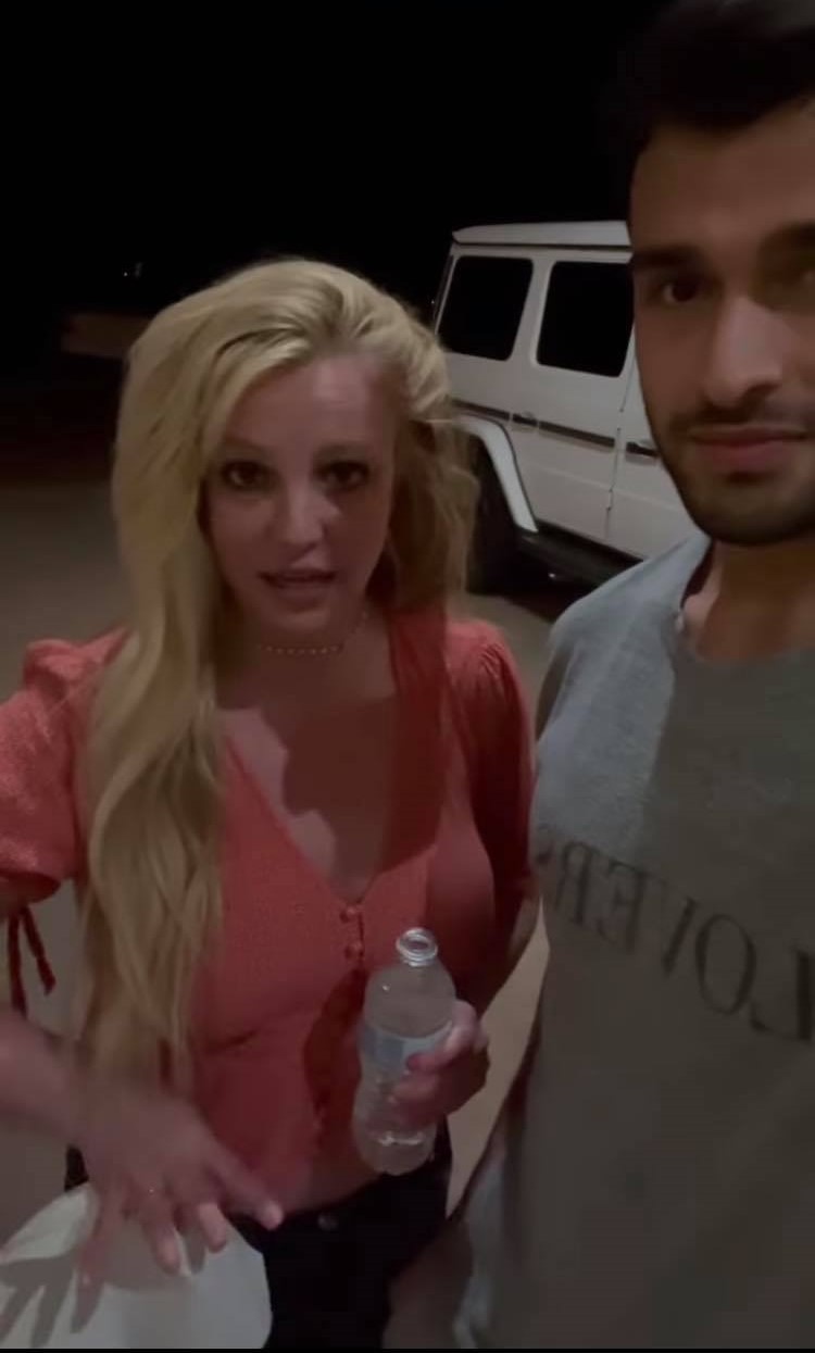 Britney Spears entra para a lista de estrelas vacinadas: 'não senti nada'