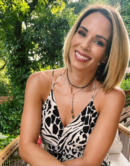 Ana Furtado celebra aniversário da TV Globo com foto nostálgica: 'vida longa'