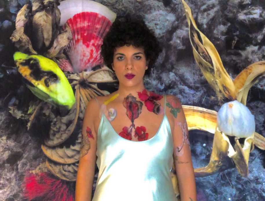 Céu lança cover remix da música "O Golpe Tá Aí": ouça