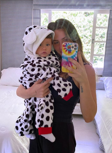 Giovanna Ewbank derrete fãs ao mostrar Zyan fantasiado de dálmata