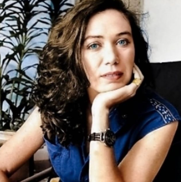 Lilia Cabral mostra semelhança absurda com Adriana Birolli