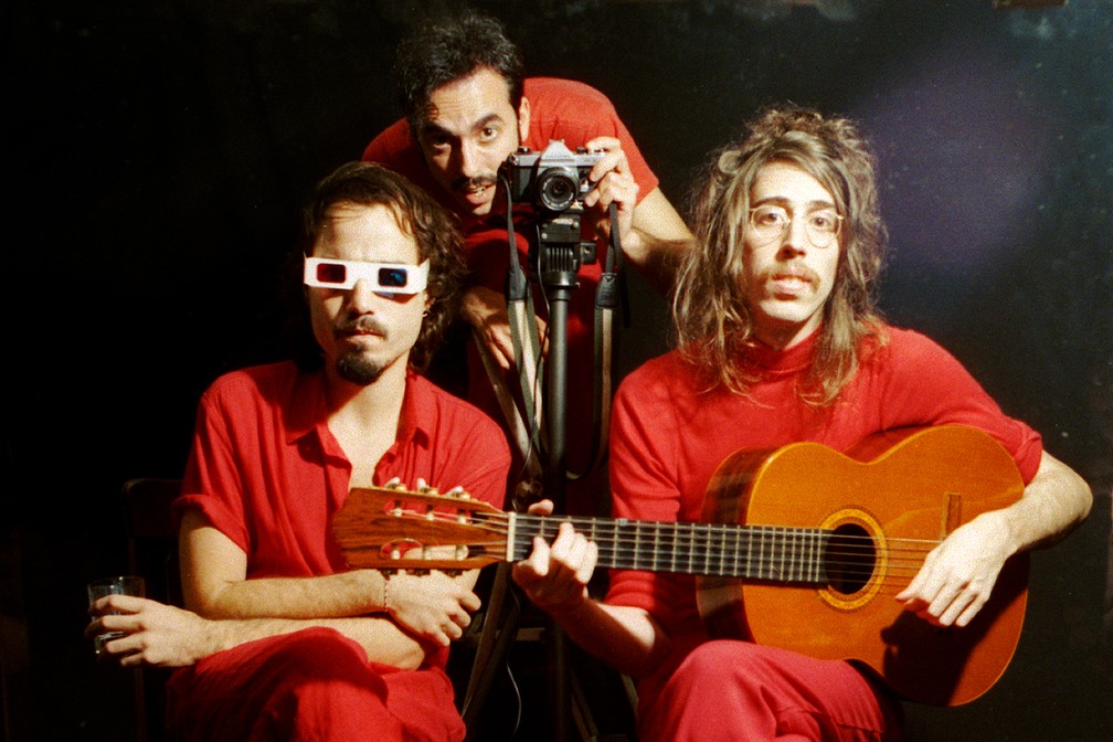 O Terno anuncia audição online em comemoração dos 2 anos do álbum “<atrás/além>”