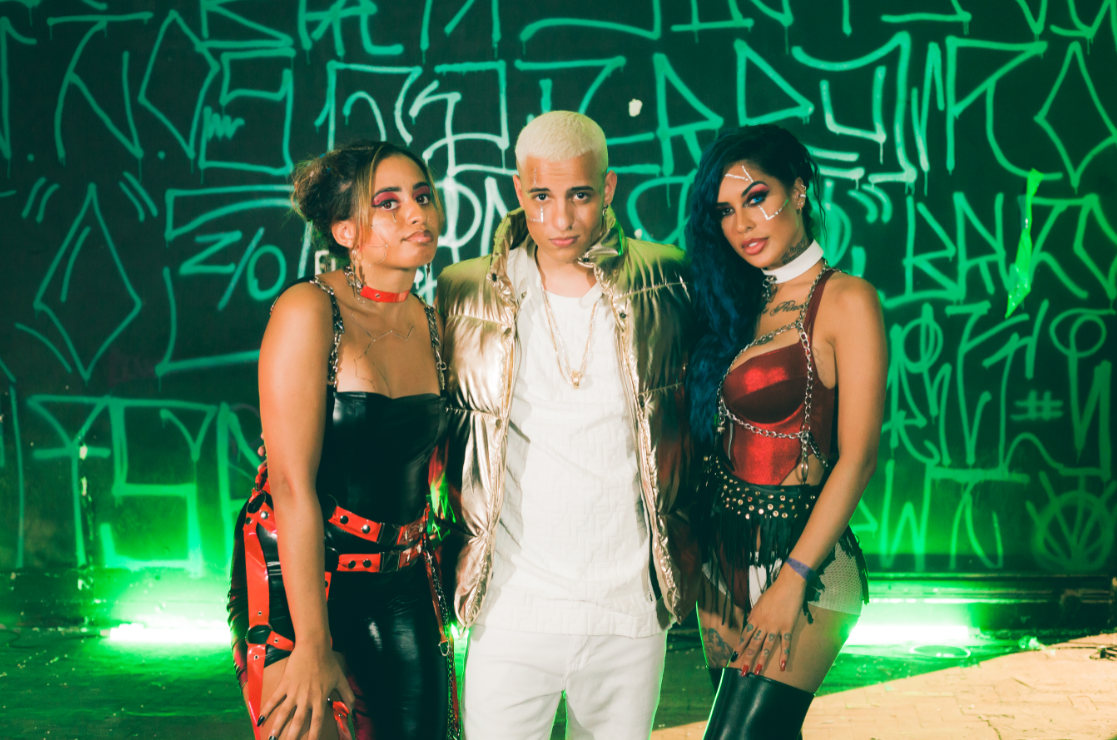 'De Quebradinha': MC Loma se une a Tati Zaqui e Kaio Viana em clipe futurista