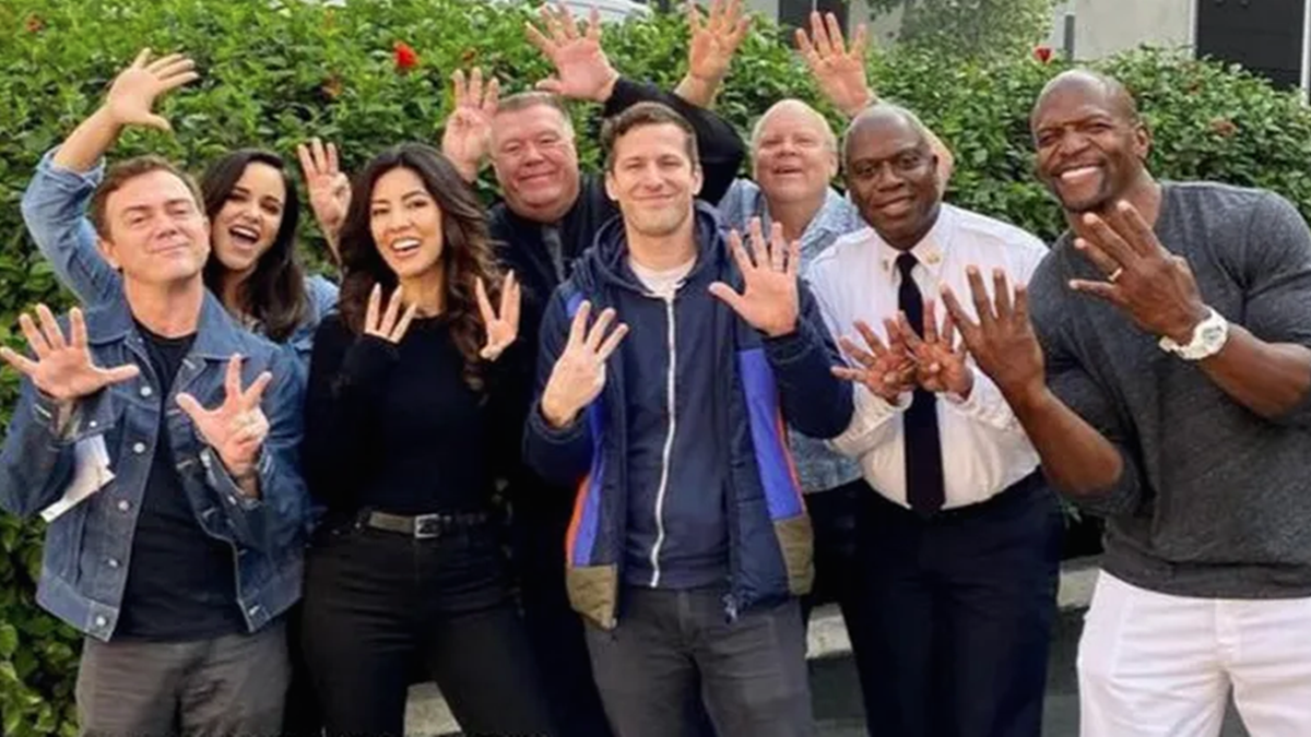 Elenco de "Brooklyn Nine-Nine" relembra momentos marcantes em teaser da última temporada