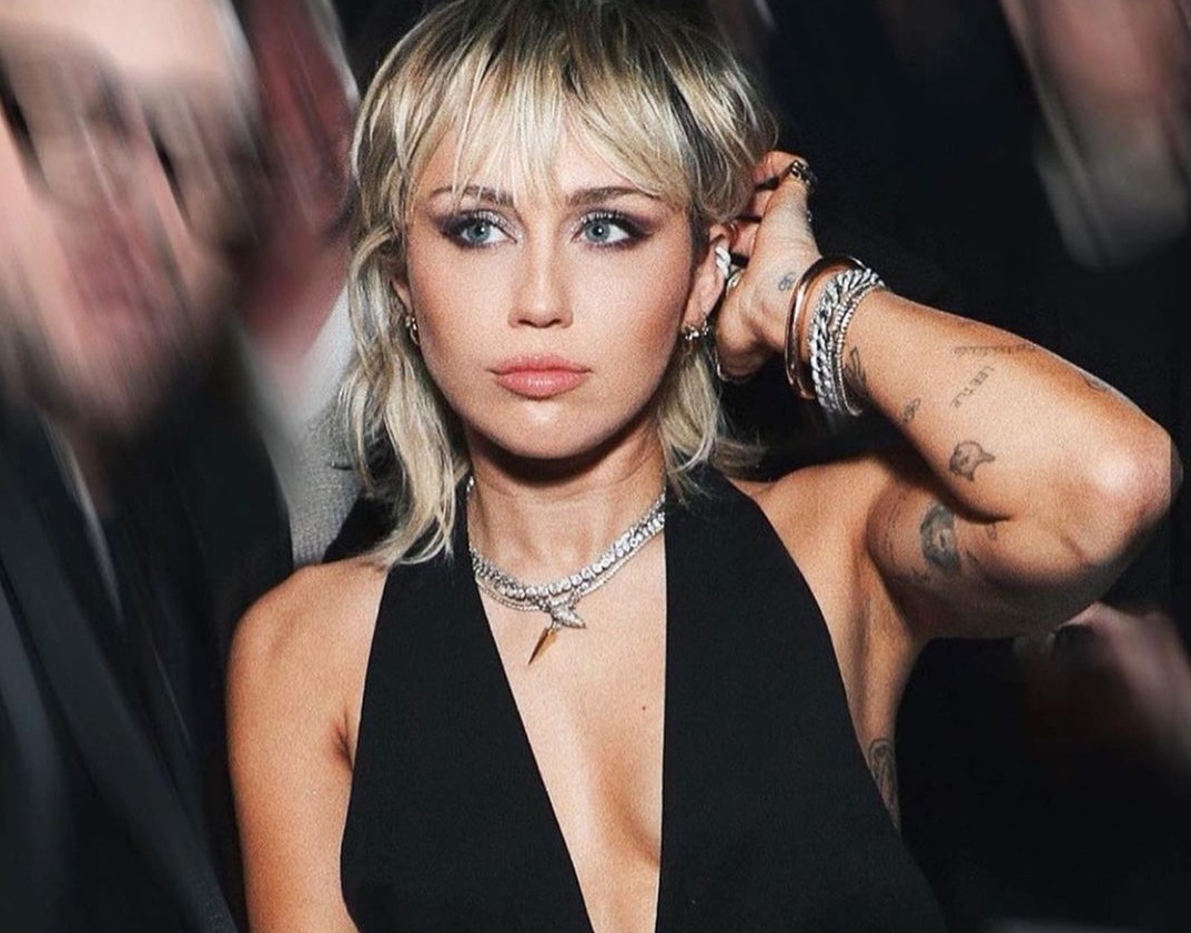 Miley Cyrus fecha parceria com NBCUniversal para produzir diversos projetos