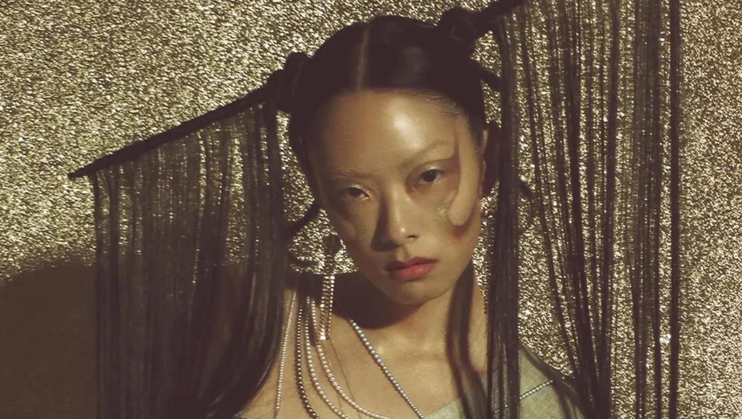Rina Sawayama diz que já escreveu canções o suficiente para segundo álbum