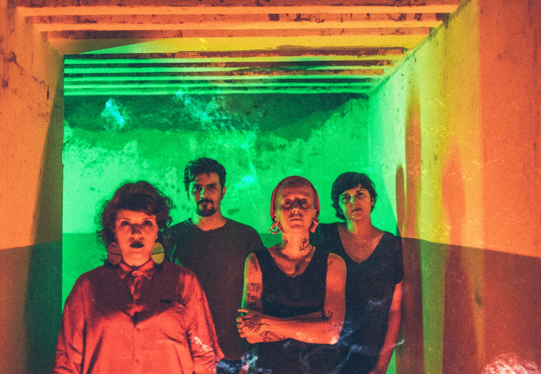 Através do post-punk, In Venus debate sobre caos e desordem no álbum “Sintoma”