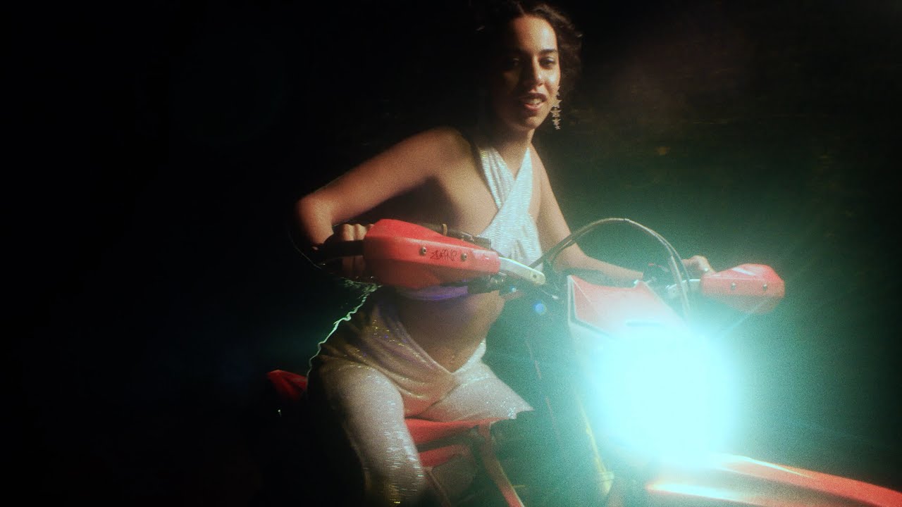 Marina Sena lança o single “Voltei Pra Mim”; assista ao clipe
