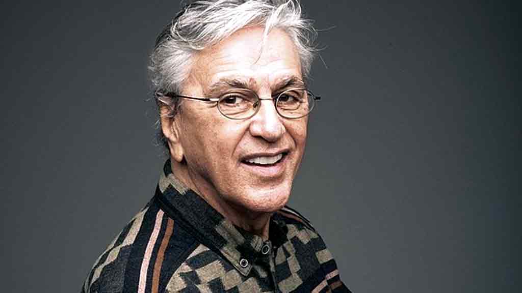 Caetano Veloso assina com a Sony Music e anuncia novo álbum para este ano