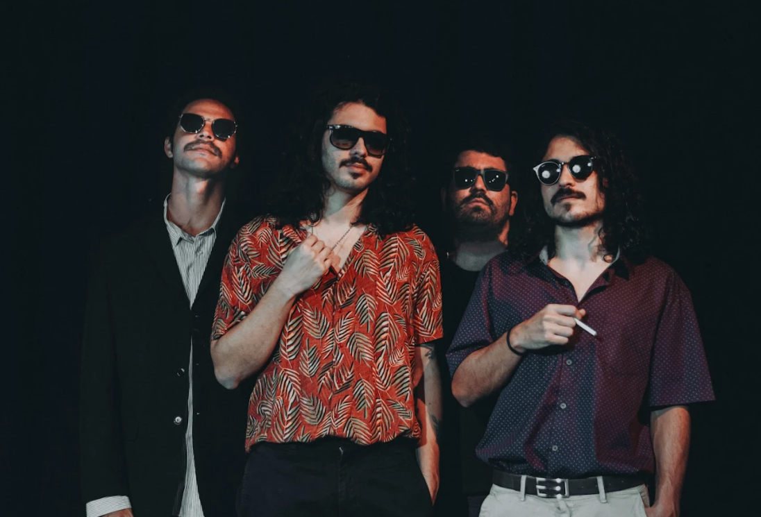 Com o novo EP, Rosa Chá transforma qualquer lugar em uma pista de dança