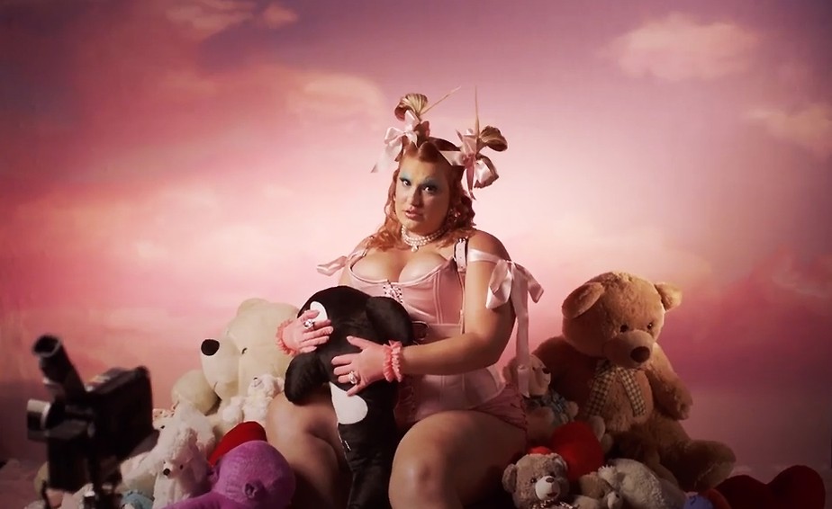 Alice Caymmi canta sobre liberdade no single "Serpente"