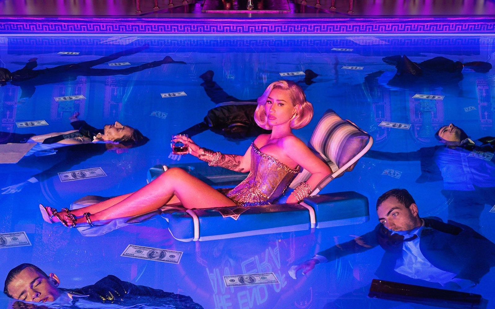 Iggy Azalea lança versão deluxe do álbum “The End of an Era”
