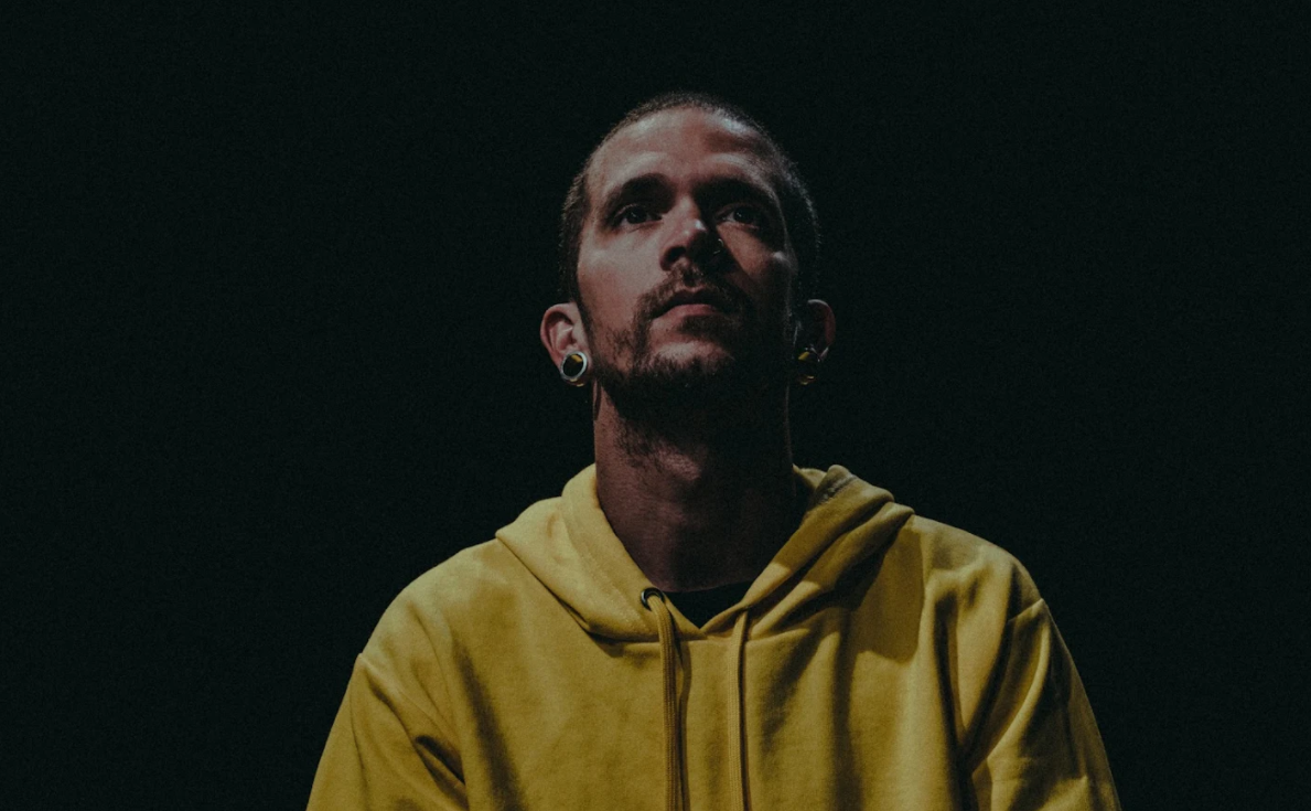 Após lançamento do EP, Léo Norbim lança o clipe da faixa "Depois das 10 A.M."