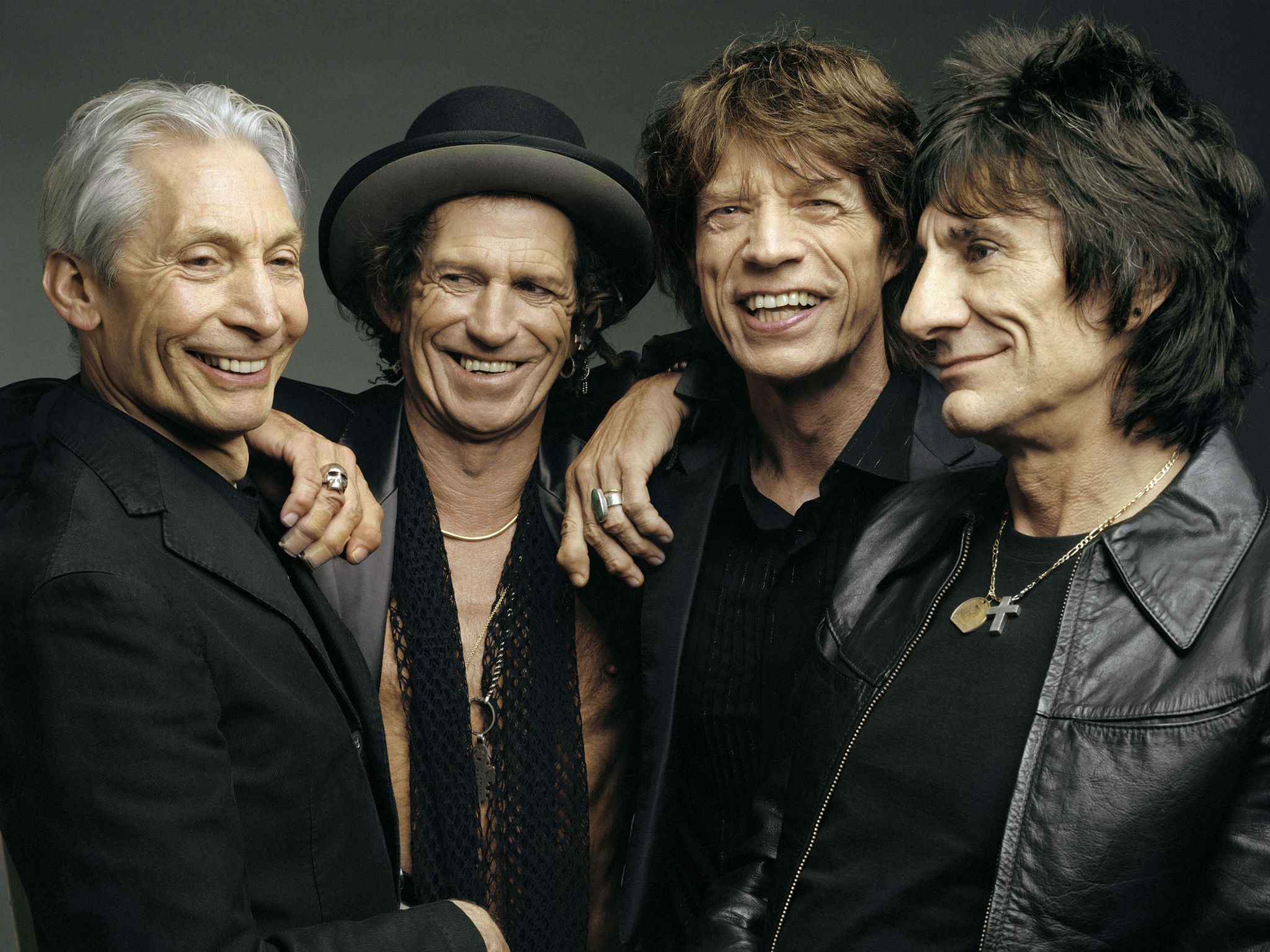 Rolling Stones presta homenagem ao baterista Charlie Watts em primeira apresentação ao vivo