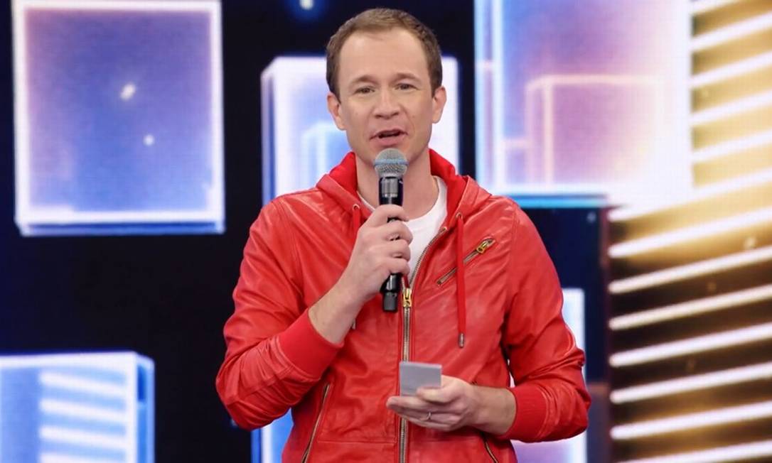 Tiago Leifert anuncia saída da Rede Globo