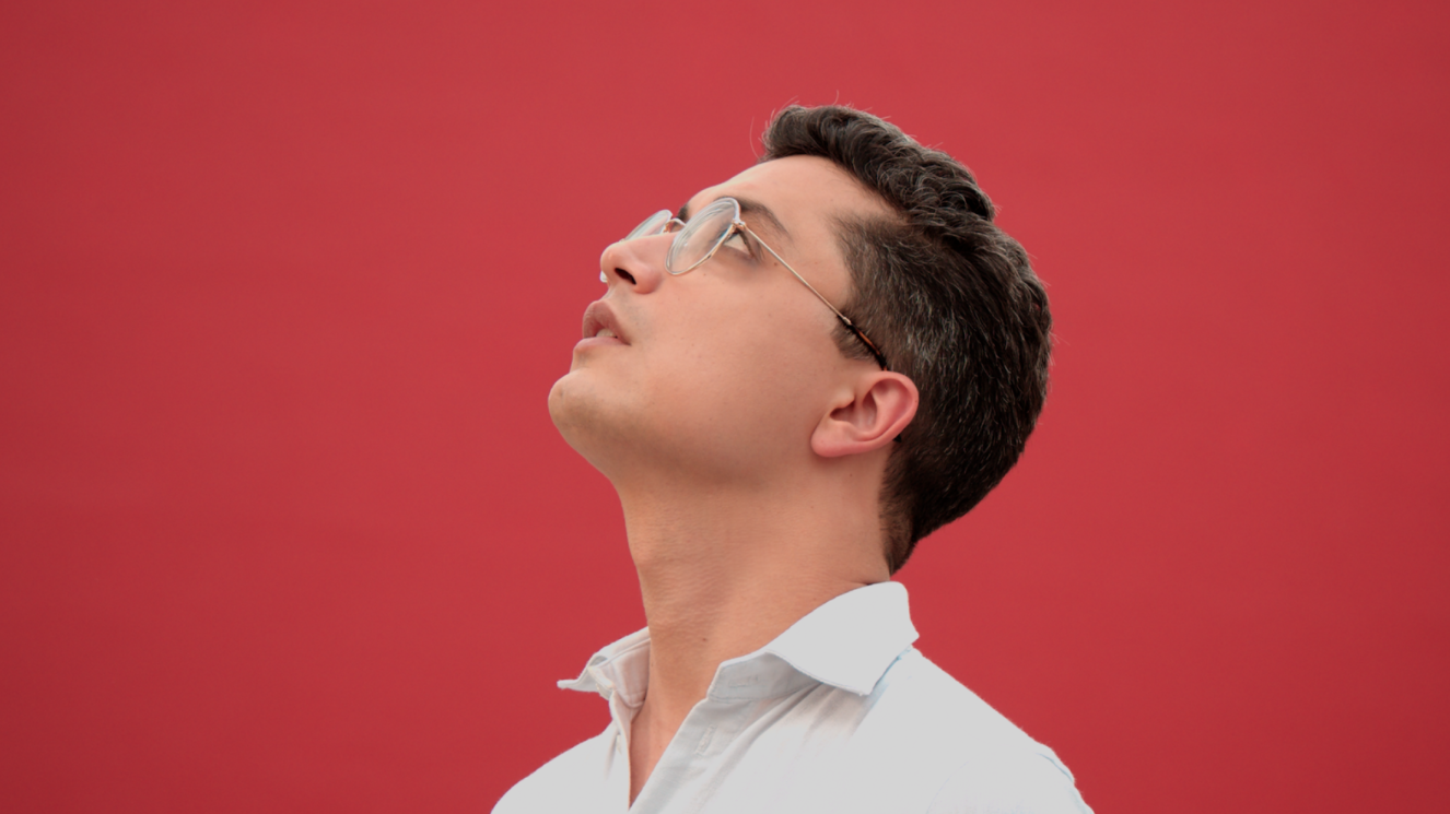 Arthur Nogueira abraça São Paulo no single “Voo e Mansidão”