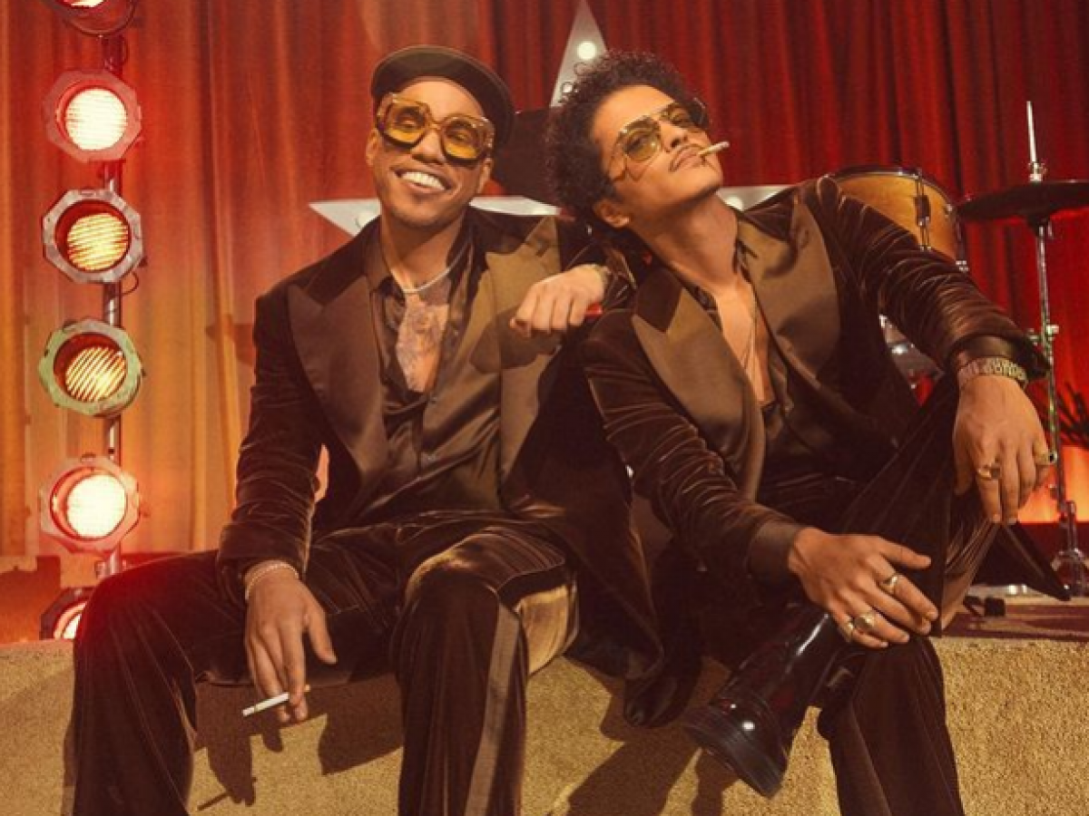 Bruno Mars e Anderson Paak anunciam criação de uma nova banda – SILK SONIC  – e primeiro single já estará disponível na sexta da próxima semana!