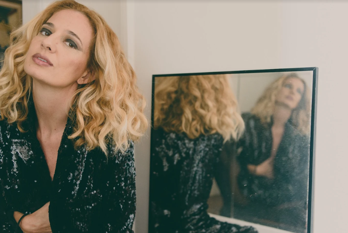Letrux reflete sobre solidão e solitude no single “We’re All Alone Together”