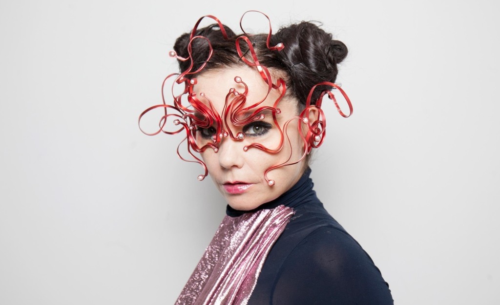 Björk pretende lançar novo álbum em 2022