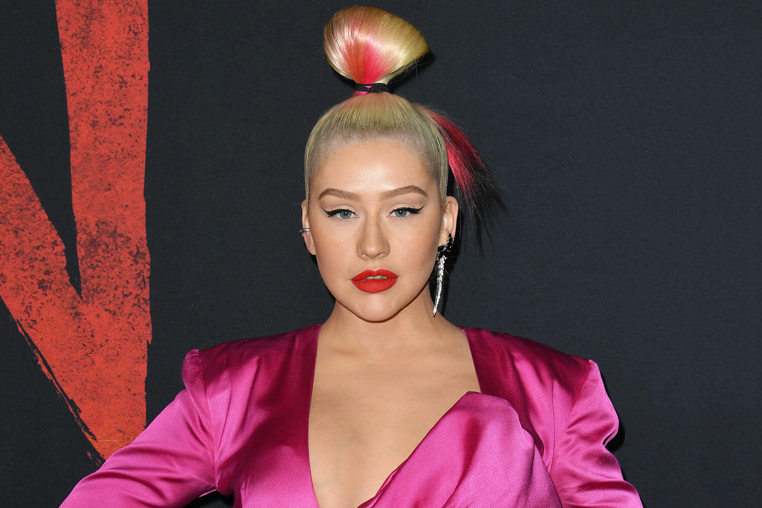 Christina Aguilera anuncia o single “Santo” em parceria com Ozuna