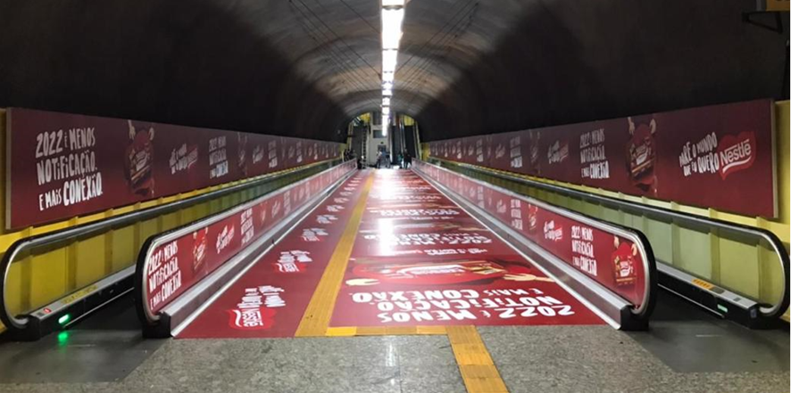 Nestlé lança campanha que leva cheiro de chocolate para estações de metrô do RJ e SP