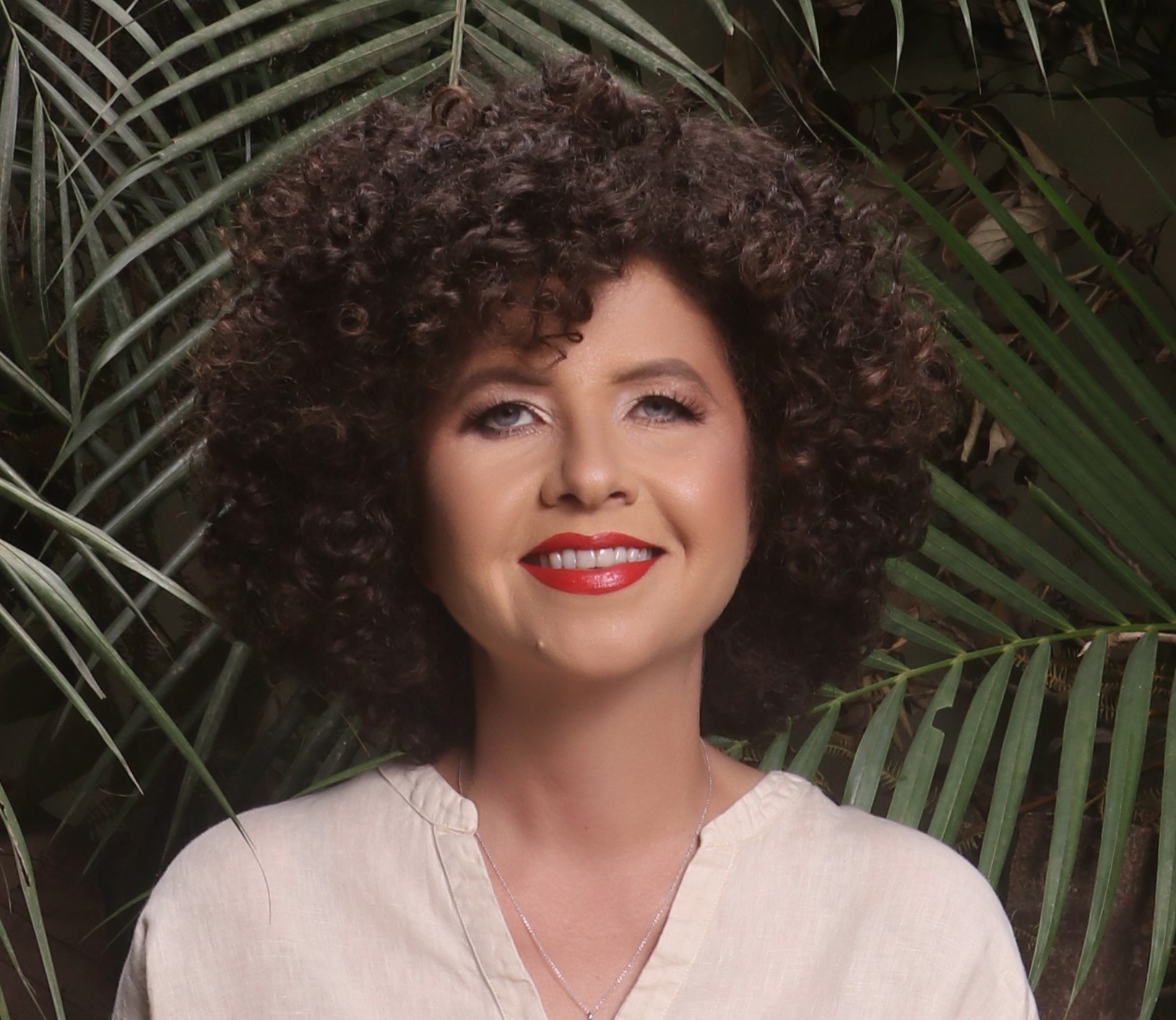 Roberta Campos apresenta show voz e violão de "O Amor Liberta" em São Paulo