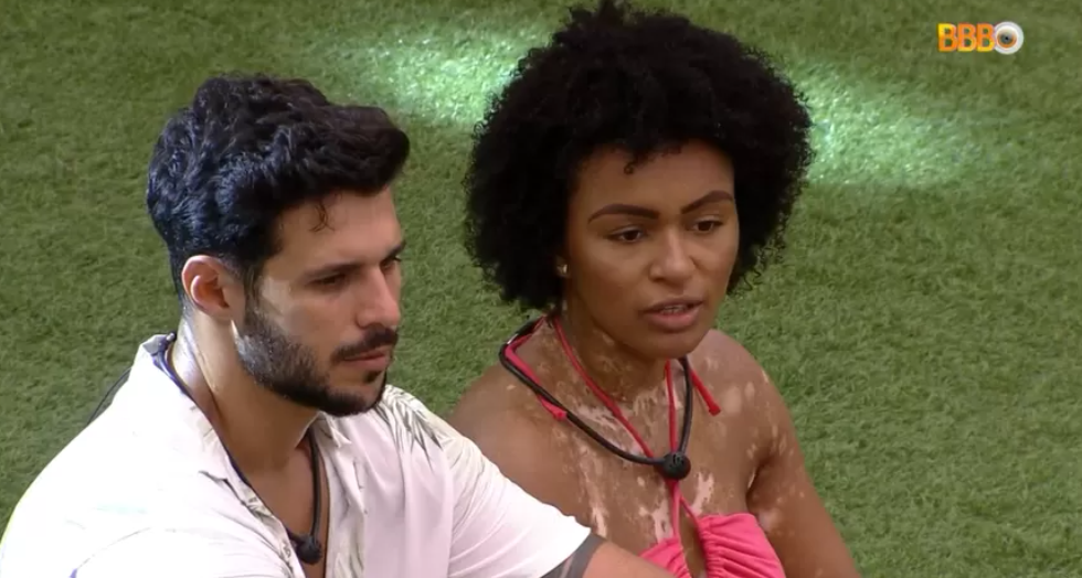 Natália diz para Rodrigo que se ele quisesse defendê-la teria lhe dado o anjo