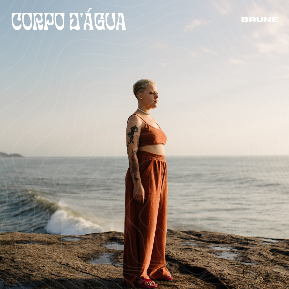 Brune canta sobre altos e baixos das emoções no single “Corpo D'água”