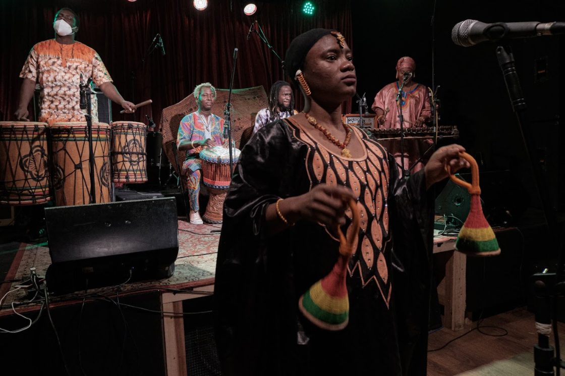 Festival Músico Cidadão une artistas imigrantes em shows presenciais