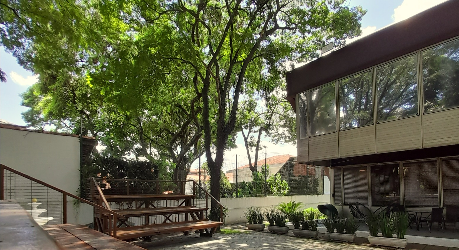 "Casa de Metal Espaço Cultural" é aberta ao público em São Paulo