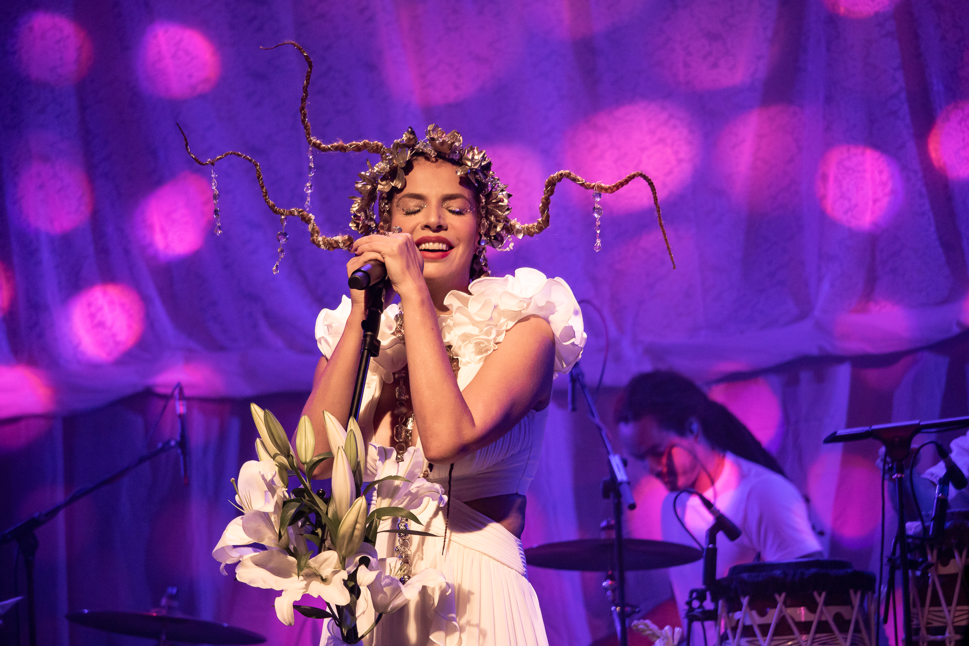 Vanessa da Mata volta à Casa Natura Musical com o show "Às Iabás"