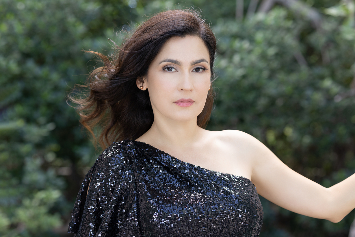 Sesc Pinheiros recebe Marina de la Riva em show de "Raices Compartidas"