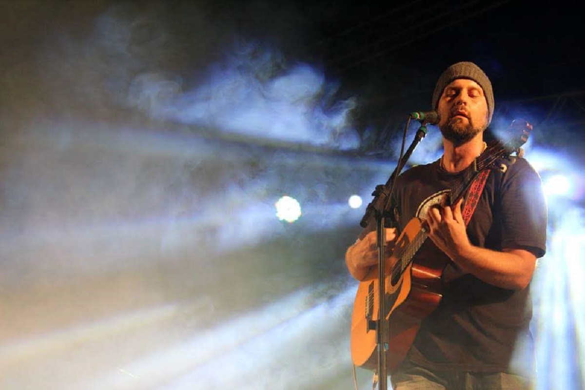 Léo Brasil leva show “MêtaVerso pois DiVerso Q Seja!” a São Paulo e Rio de Janeiro