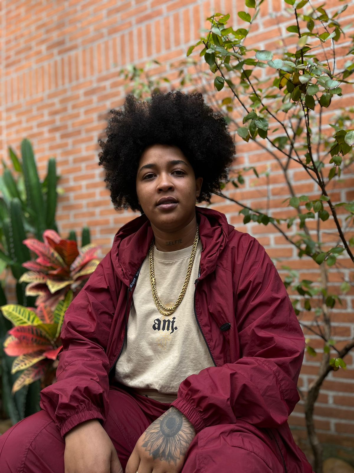 Clara Lima encerra a sequência de shows do projeto Jardim do Flow